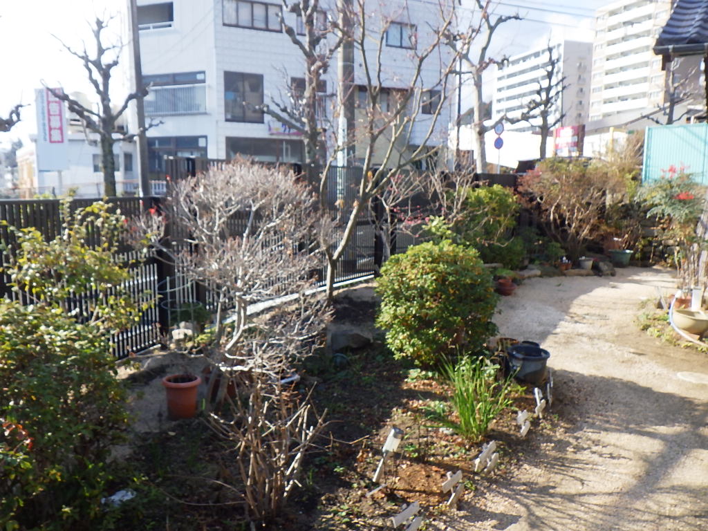 生垣からフェンスに維持管理の楽なお庭に　広島市　H様邸